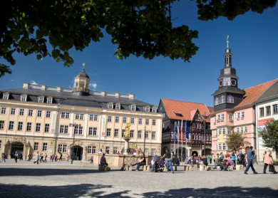 Markt, Stadtschloss und Rathaus Eisenach (c) bbsMedien Anna Lena Thamm 72 dpi 1920x1280 pixel.jpg